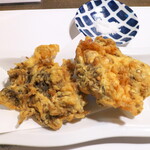 Cobaco - もずく天ぷら（￥600）。沖縄直送の太いもずくを使用、ふんわり衣でフリッターのよう