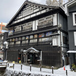 古勢起屋 - 古山閣さんの壁には左官屋が描いた「鏝絵」(こてえ)が見事！