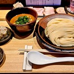 中華蕎麦 とみ田 - つけ麺並　煮卵　特製チャーシュー　焼売追加