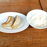 麺屋 愛心 - ジャンボ餃子セット　ライス(半)