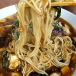 麺屋 愛心 - 麻婆麺　麺リフト