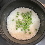 KINOKUNIYA - 同時にうすい豆ご飯を炊く