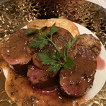 フリコトー - 蝦夷鹿のモモ肉のロースト　フォアグラ