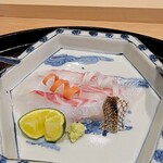 日本料理 研野 - 明石の鯛、薬味の肝ソースにはオリーブオイル