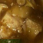 聖兆 - ズッキーニの上にあるお豆腐みたいな形2つ(左右)も
      鶏バーグみたいな軟骨入鶏肉(*´艸｀*)