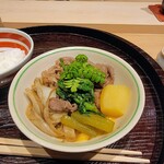 日本料理 研野 - 平井牛のすき焼き玉ねぎ、牛蒡、蕗、菊菜、木ノ芽