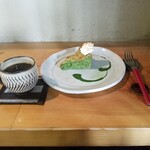 カフェ 火裏蓮花 - まったりお抹茶ミルクケーキ ＋ 火裏蓮花オーガニック珈琲