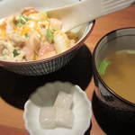 阿佐ヶ谷バードランド - 〆はハーフ親子丼。スープも付いて。