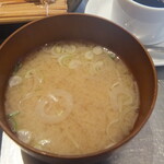 東京オイスターバー＆カフェ - 味噌汁