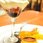 TRATTORIA Ca del TOMO - ヨーグルトのエスプーマは温かいいちご入り