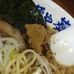 麺や 葵 - たっぷり魚粉！