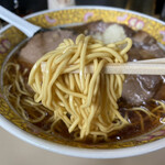 タンタン - 麺はしっかりと硬めに仕上がっていて、歯応えを楽しめる。