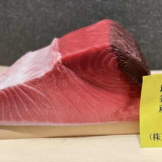 目利きの大将が厳選した食材の数々