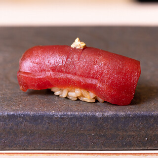 Exquisite Sushi with fresh seasonal ingredients and carefully selected red vinegar rice