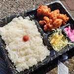 お弁当のまんぷく - 令和4年1月
            からあげ弁当 320円