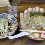 ちゃあみい - 料理写真:豚骨醤油ネギチャーシューめん(極太麺)+チャーシュー丼