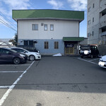 Otafuku Shokudou - 駐車場よりの遠景