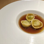 テアトロ ディ マッサ - 雉のトリテリーニ、アールグレイティー風味。今日ここに来る間ずっと昨年いただいた雉のスープのことを考えていたので、嬉しかったのですが、昨年の淡い金色のスープの方が個人的には好みだった。