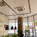 ボンボン - イートインスペース