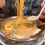 越後秘蔵麺　無尽蔵 - 奥さまのは、細麺。そんなに細くない。