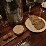 9 nove - チーズのシュー　ポークリエット　パン