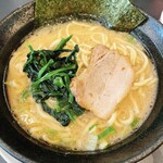 横浜家系源家らーめん - 麺カタ、薄めちょうどいい