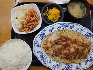 Taiyouken - ガッツ定食650円