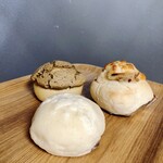 ウステトパン - ほうじ茶メロン、塩黒豆、きんぴらチーズ