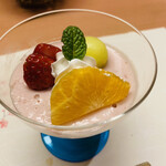 料亭二十三夜 - 果物　苺プリン
