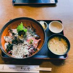 大磯大衆食堂 えびや - 地魚丼