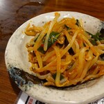 焼き鳥 餃子 居酒屋 小鉄屋 - ピリ辛ナムル