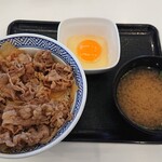 吉野家 - 牛丼頭の大盛り、味噌汁、生玉子