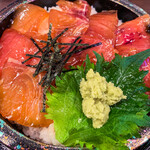 産直鮮魚と日本酒 Uo魚 - 海鮮漬け丼(ご飯大盛･わさび多め) アップ