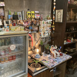 トラットリア プルチネッラ - なかなかユニークな調度品