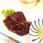 立呑み晩杯屋  - くじら刺し