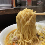 らあめん花月嵐 - けやき、味噌バターコーン、麺リフト