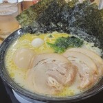 横浜家系ラーメン 若虎家 - 