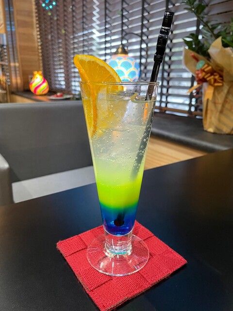 Cafe&Live Restaurant RiverRoad（カフェアンドライブ レストラン リバーロード） - 岩城みなと（ダイニングバー）の写真