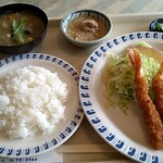 ロッキーレストハウス - 料理写真:ミックスフライランチ