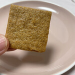 ラトリエヒロワキサカ - スペキュロス。これがまた美味しいのです。薄いクッキーでサクサク！ブラウンシュガーの奥深い甘さ！◎ スペキュロス　130円