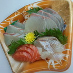刺身盛り合わせ　500円(2013.01.09)