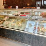 エミール - 店内ショーケース