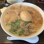 もつ煮 王里 - 「豚もつラーメン」750円（税込）「麺 替え玉 無料！」