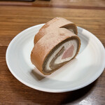 かしや - リンゴとシナモンのロールケーキ 850円