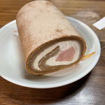 かしや - リンゴとシナモンのロールケーキ 850円