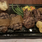 ハングリータイガー - オリジナルハンバーグと厚切り牛タン　　　　　　3,440円(税込)