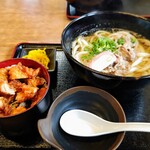 手打うどん 蔵 - 肉うどん760円 とりめし280円