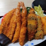松葉食堂 - フライ盛り合わせ