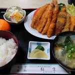 松葉食堂 - フライ盛り合わせ定食 小ライス 850円