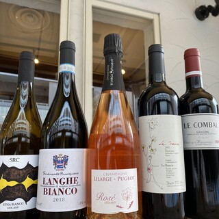 イタリアワインをメインに幅広いワインのラインナップ